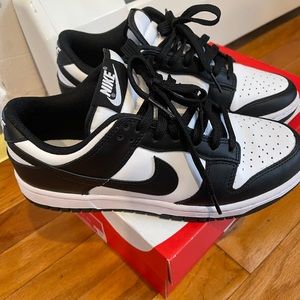 Nike Womens Dunk Low